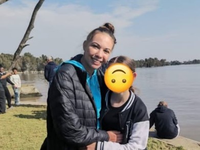 Candidate Mia - Nanny or Waitress Profile